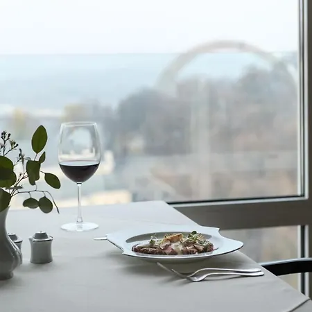 Hotel Dnipro 4*