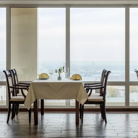 Dnipro Hotel 4*