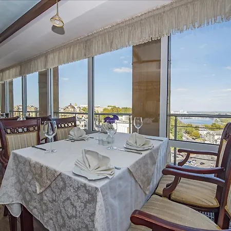 дніпро Hotel 4*
